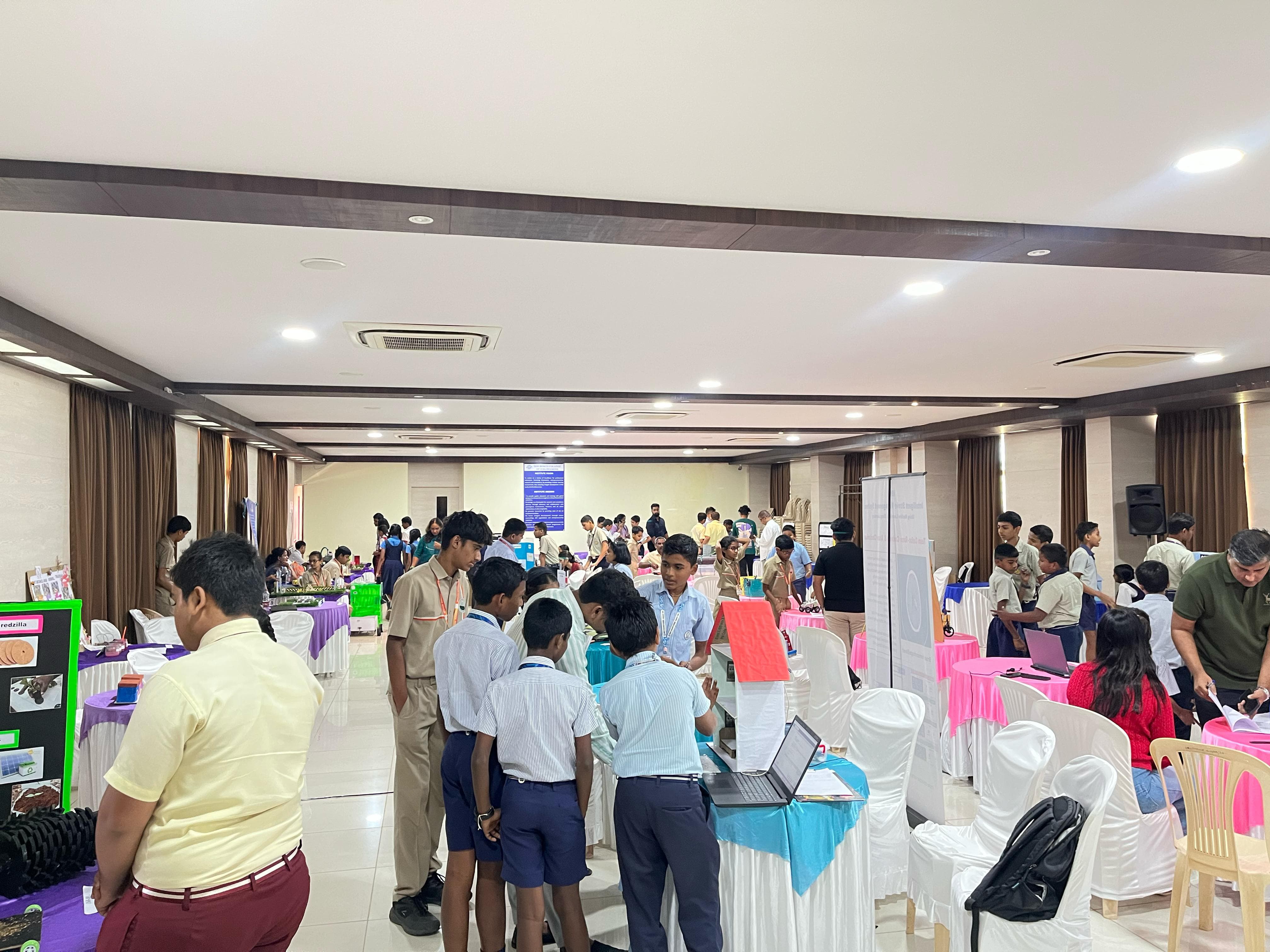 Students showcasing their Innovative Projects at GOA’S YOUNG INNOVATOR'S AWARD 2024-25